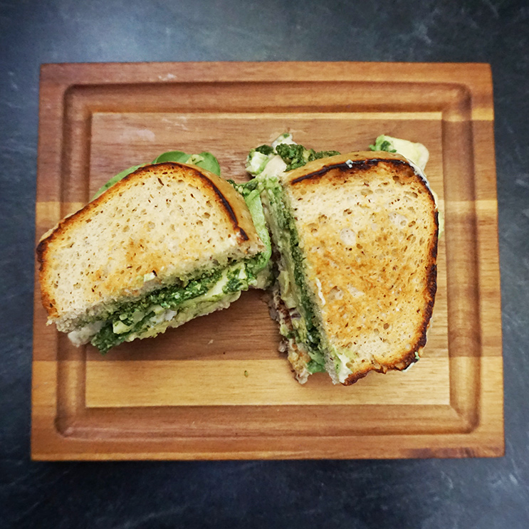 Pesto avocado sandwich recipe