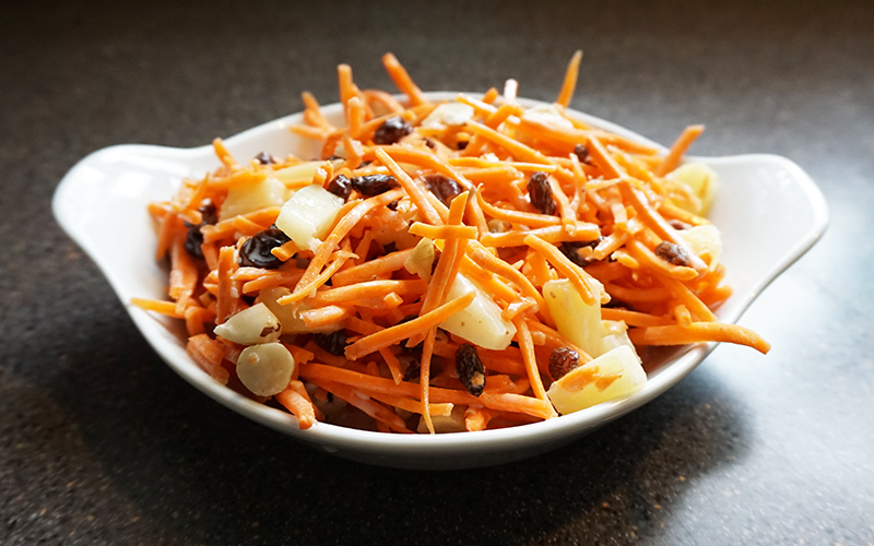 Curried carrot salad recipe on @bijouxandbits