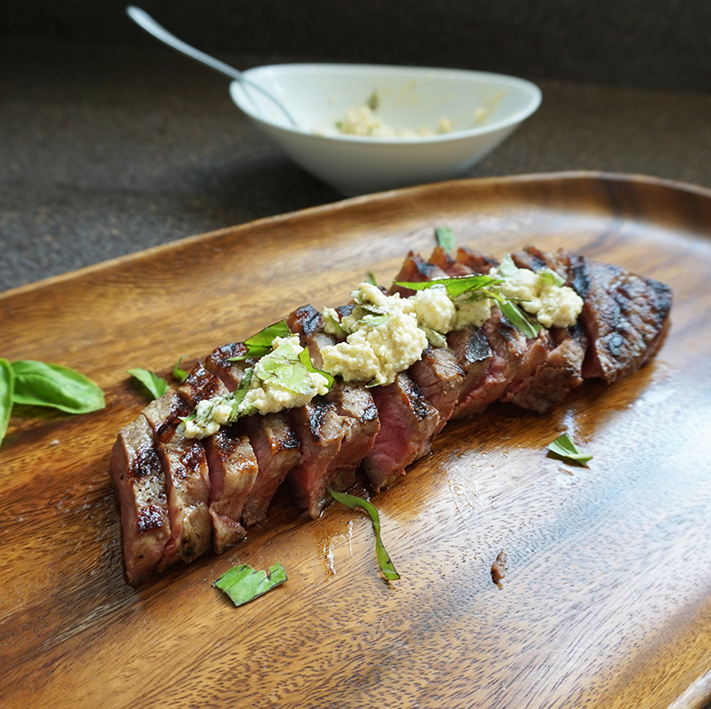 Pan-seared New York strip steak recipe from @bijouxandbits