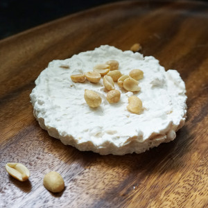 Low carb peanut butter pie recipe from @biijouxandbits