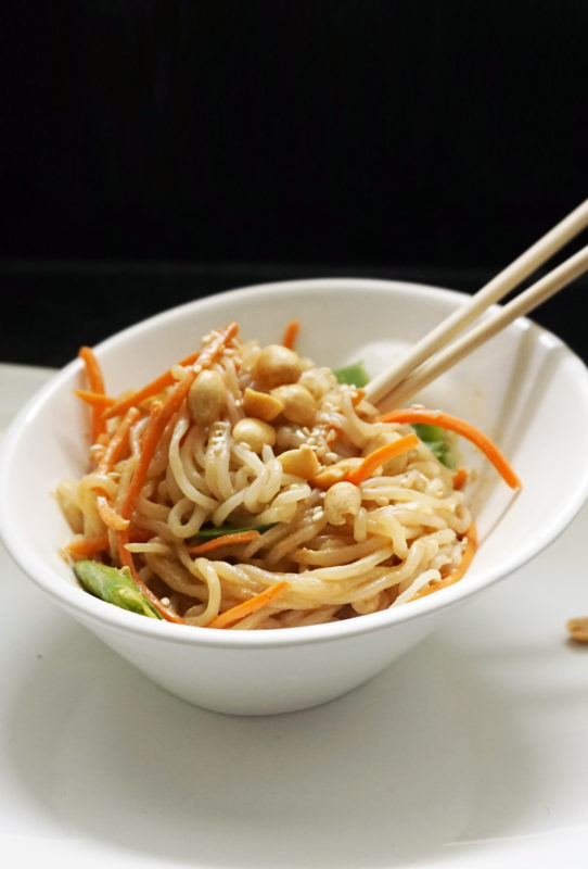 Peanut sesame shirataki noodles