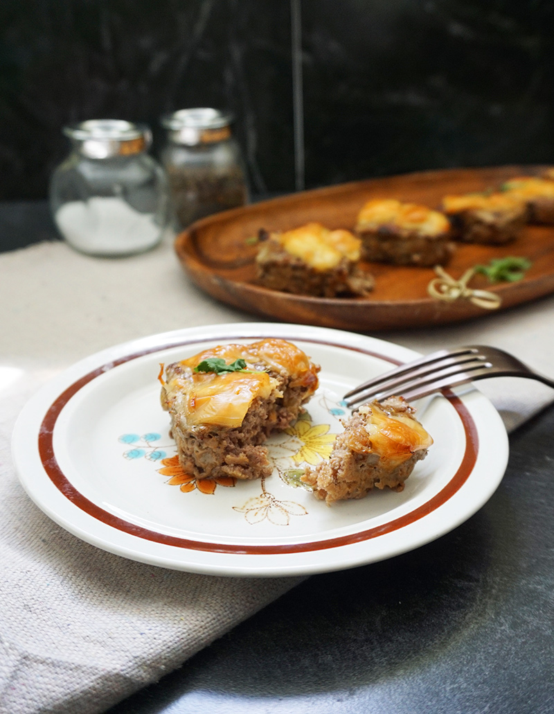 French onion meatloaf recipe from @bijouxandbits