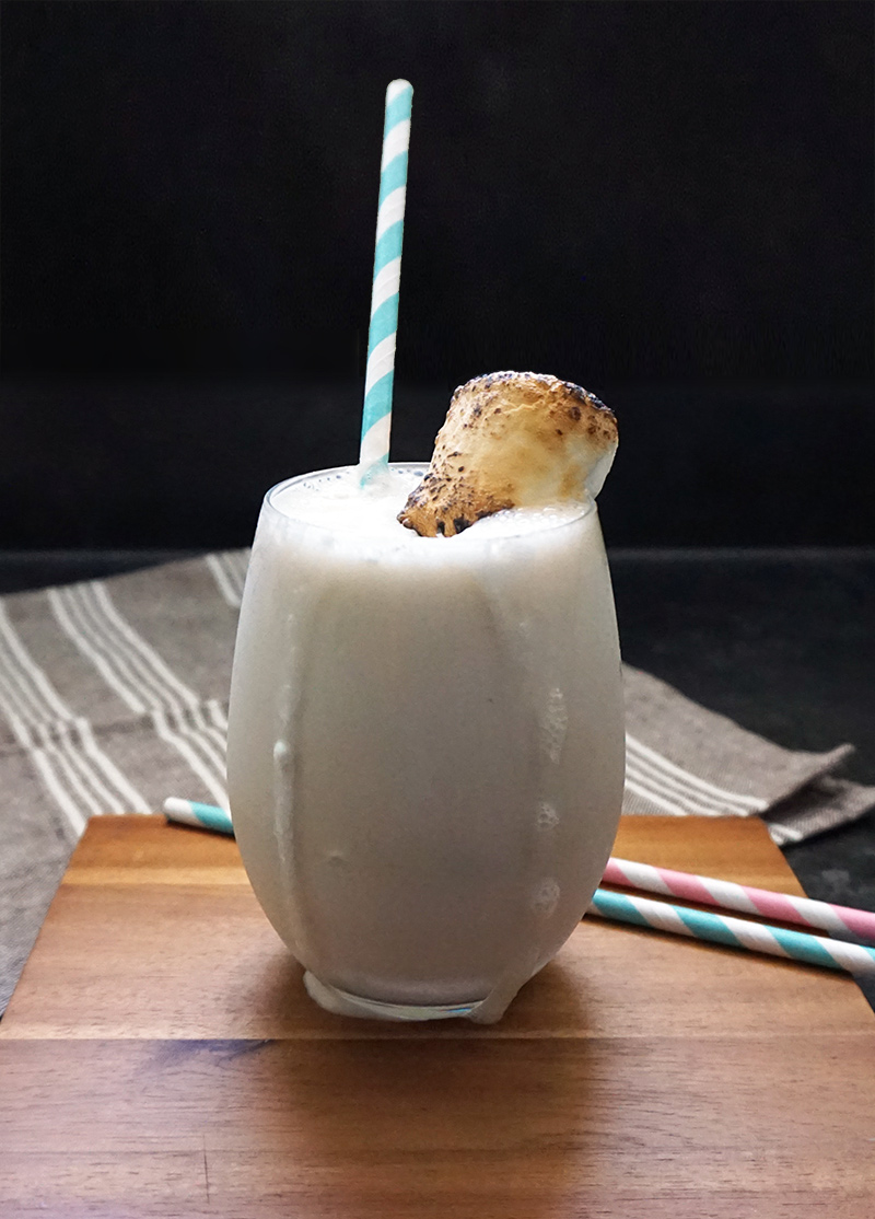 Healthy toasted marshmallow shake recipe from @bijouxandbits