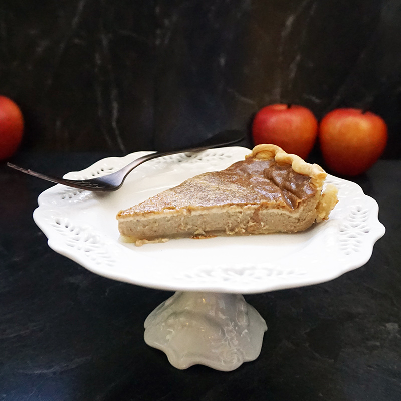 Apple butter pie from @bijouxandbits