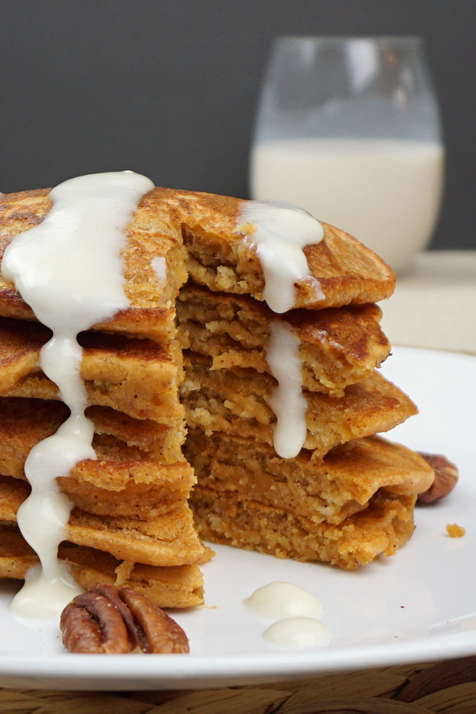 Pumpkin cookie butter pancakes recipe from @bijouxandbits