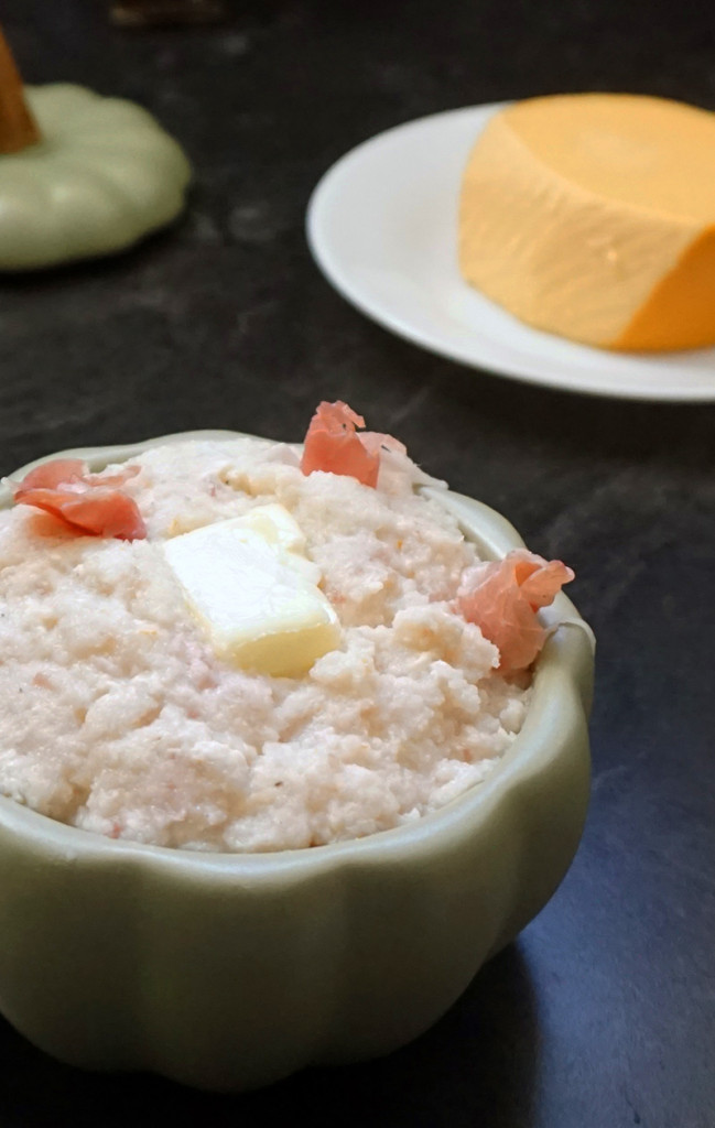 Smoked gouda and pancetta mashed cauliflower from @bijouxandbits