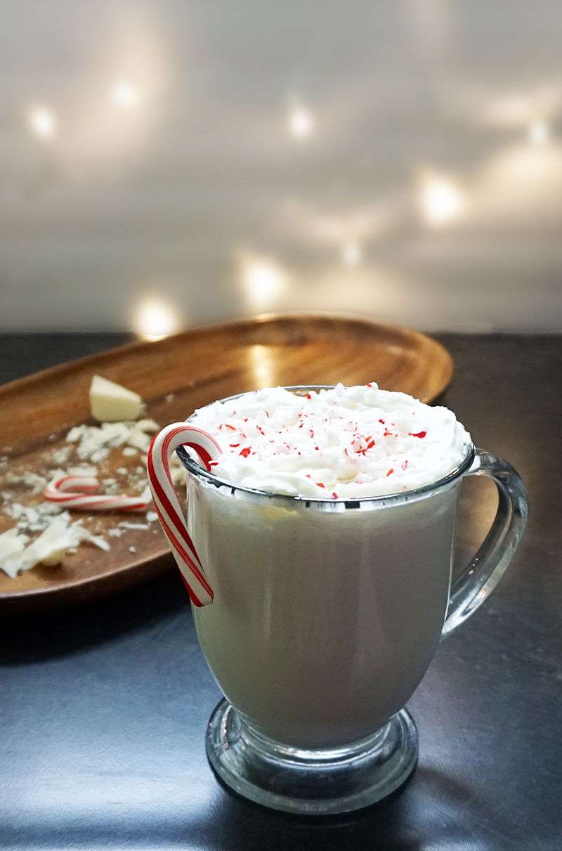 Peppermint white hot chocolate recipe from @bijouxandbits