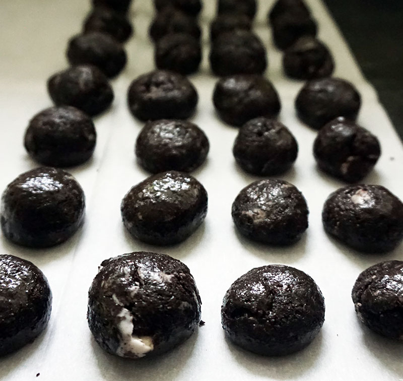 Cookies & cream "lumps of coal" from @bijouxandbits