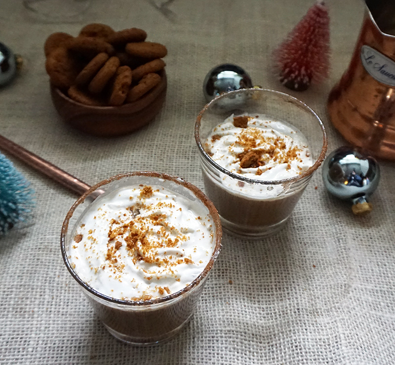 Gingerbread White Russian from @bijouxandbits