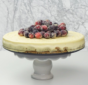 Orange cheesecake with sugared cranberries from @bijouxandbits