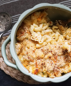 Three-cheese brown butter truffle mac and cheese recipe from @bijouxandbits