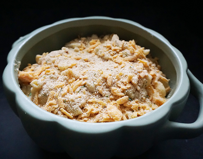 Three-cheese brown butter truffle mac and cheese recipe from @bijouxandbits #superbowl #oscars