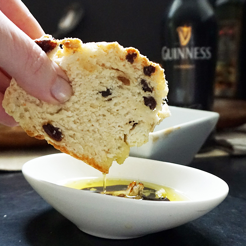 Irish soda bread recipe from @bijouxandbits #irish #sodabread #stpatricksday