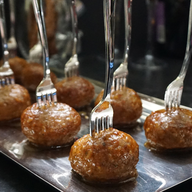 Spicy apricot slow cooker meatballs Bijoux & Bits