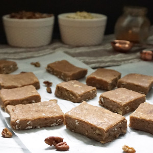 Apple pie pecan protein bites from @bijouxandbits #applepie #protein