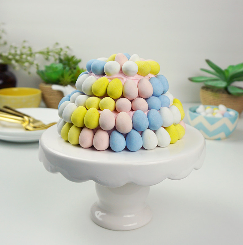 Easter egg cake from @bijouxandbits #easter #candy #cake