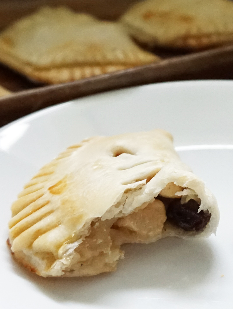 Rustic honeyed chicken hand pies from @bijouxandbits #gameofthrones #recipe