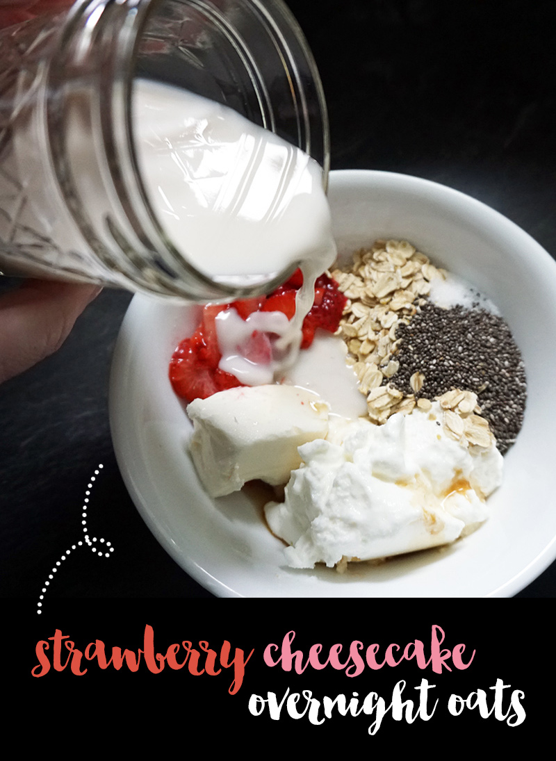 Strawberry cheesecake overnight oats from @bijouxandbits #overnightoats