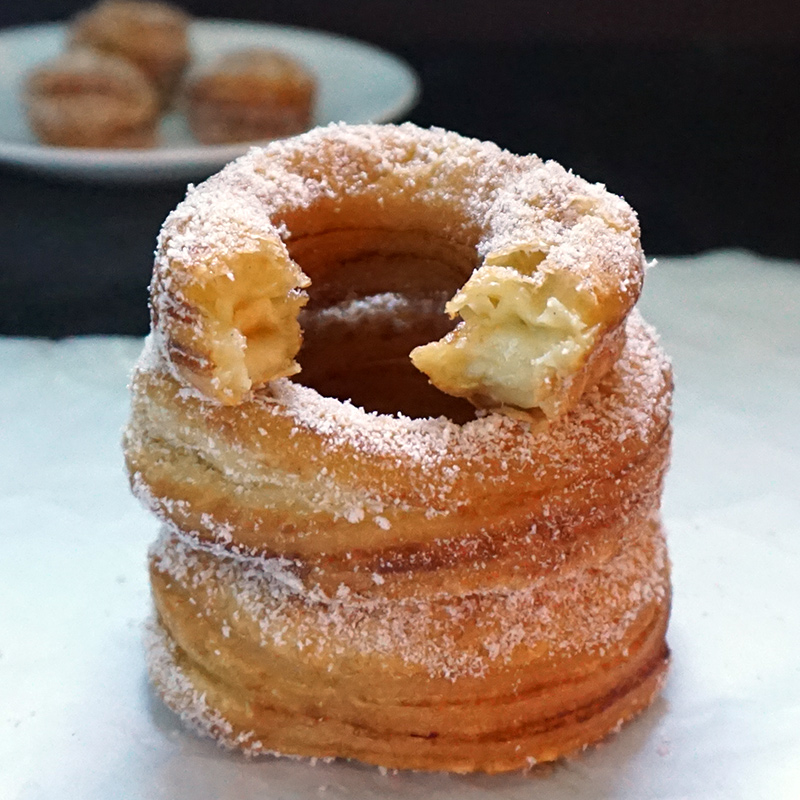 Puff pastry cronuts from @bijouxandbits