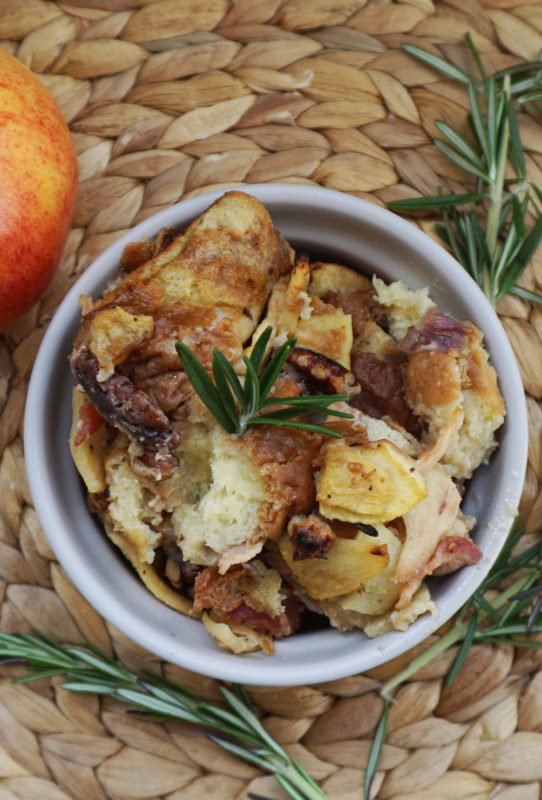 Apple bacon brioche stuffing from @bijouxandbits