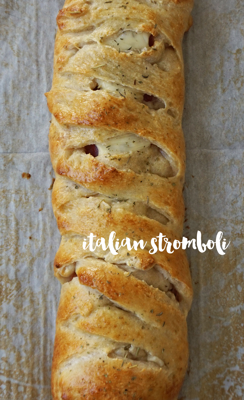 Easy Italian Stromboli from @bijouxandbits
