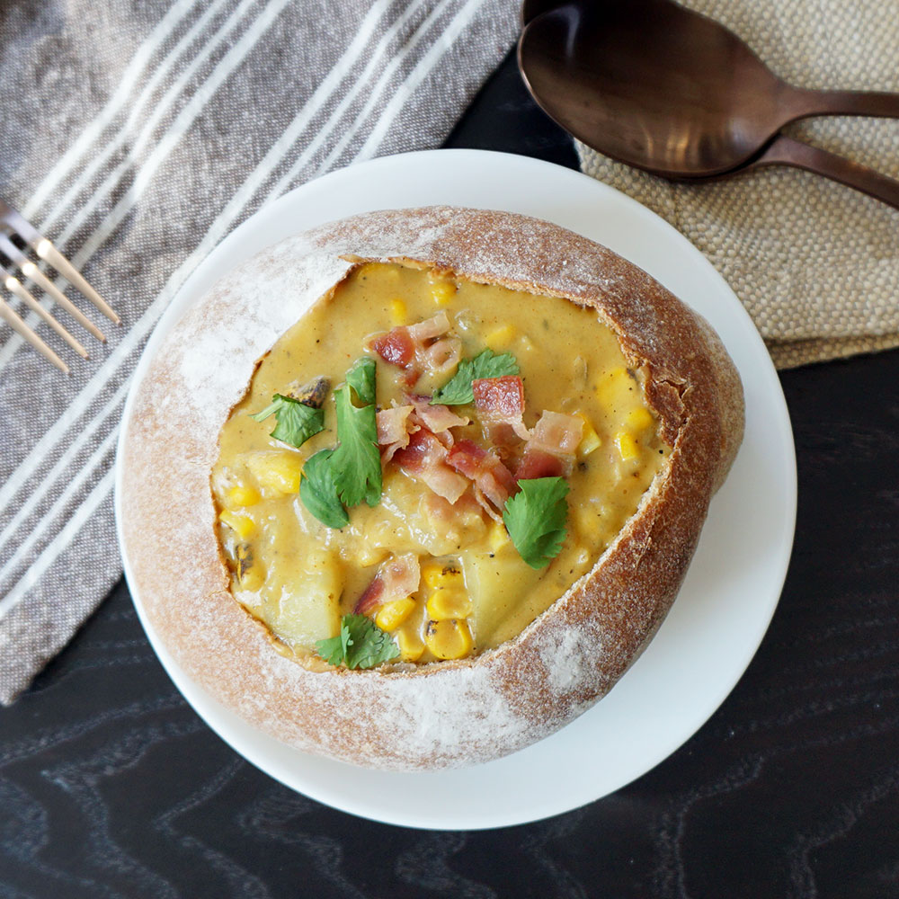 Bacon and roasted corn chowder from @bijouxandbits 
