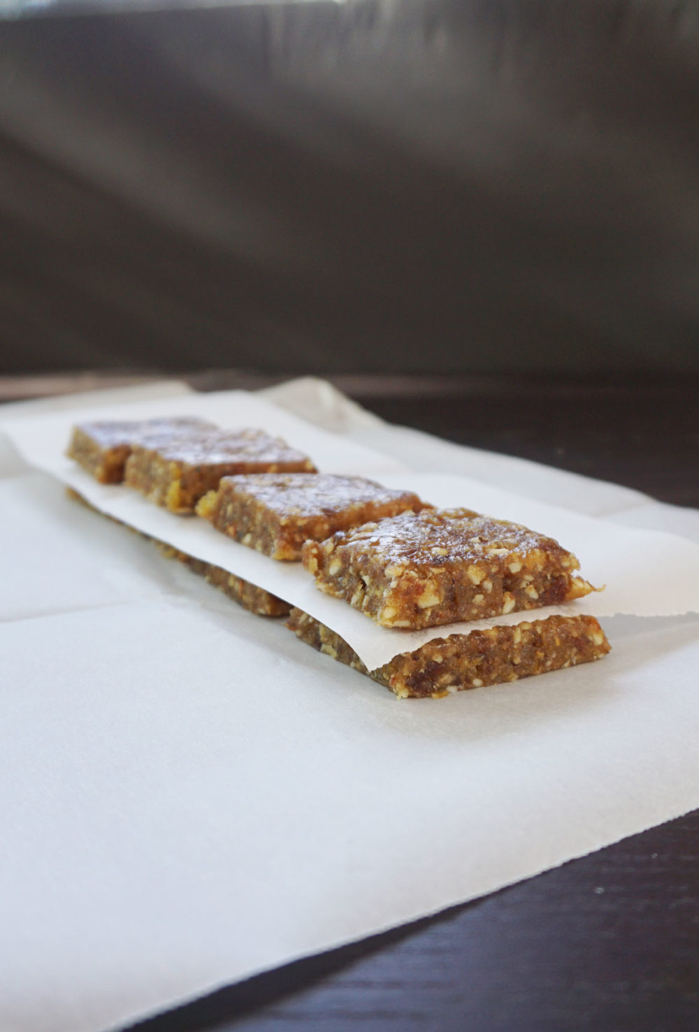 Easy nut and date bars (homemade Lara bars!) Bijoux & Bits